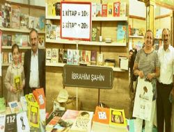 İSTANBUL KİTAP FUARI'INDA BİR KAZANCILI