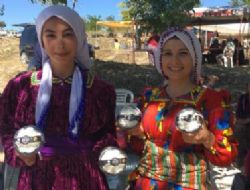 Körkuyu Yayla Şenliklerinde Kechy dondurma